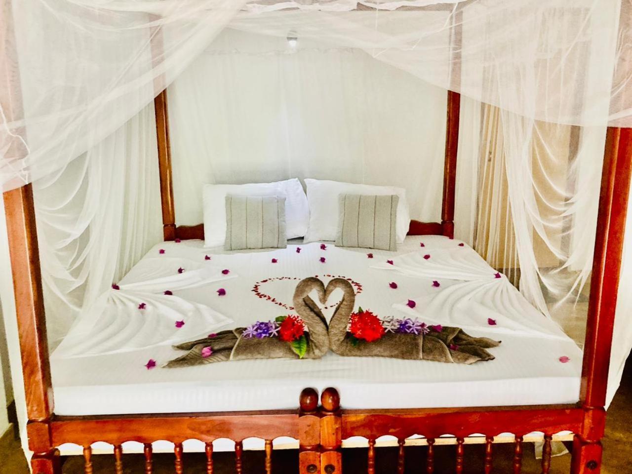 Dilena Beach Inn Tangalle Room photo