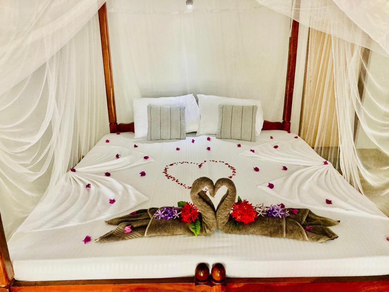Dilena Beach Inn Tangalle Room photo